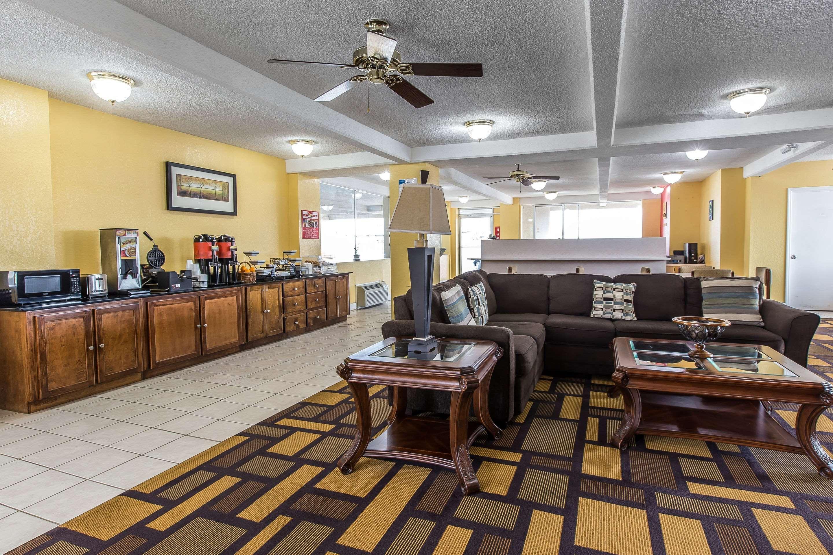 Econo Lodge ביירון מראה חיצוני תמונה